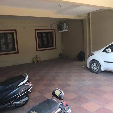Apartament Iswarya Illam Ćidambaram Zewnętrze zdjęcie